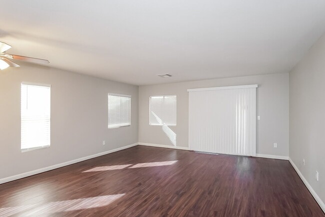Building Photo - 5353 Greta Garbo St