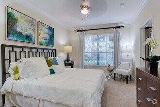 Bedroom - Village at West University