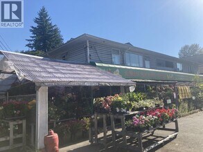 Building Photo - 2648 Kingsway Ave