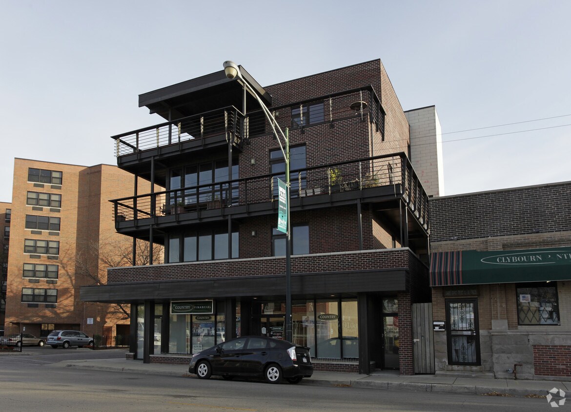 Primary Photo - 2299 N Clybourn Ave