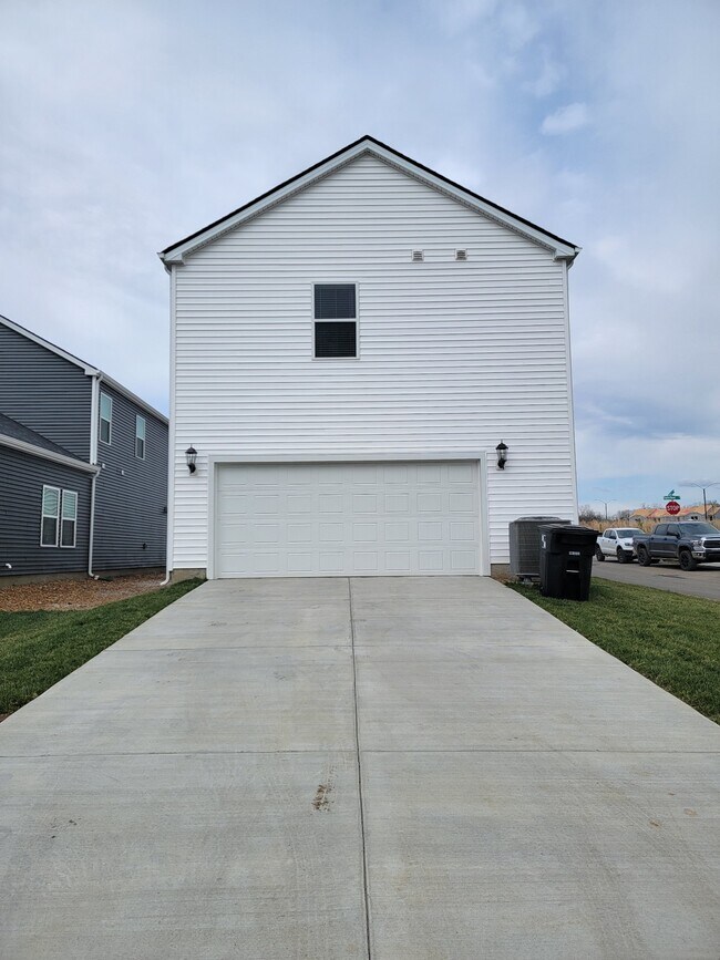 Building Photo - 716 Taylor Bend