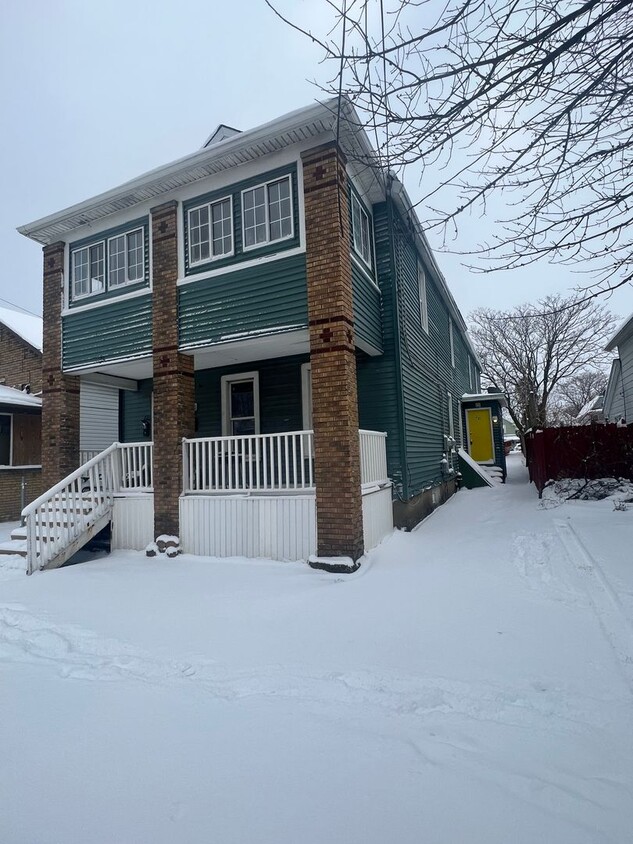 Primary Photo - 721 E 12th St