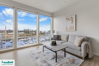 Building Photo - 11505 NE Yacht Harbor Dr