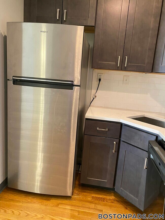 Foto del edificio - 345 Meridian St