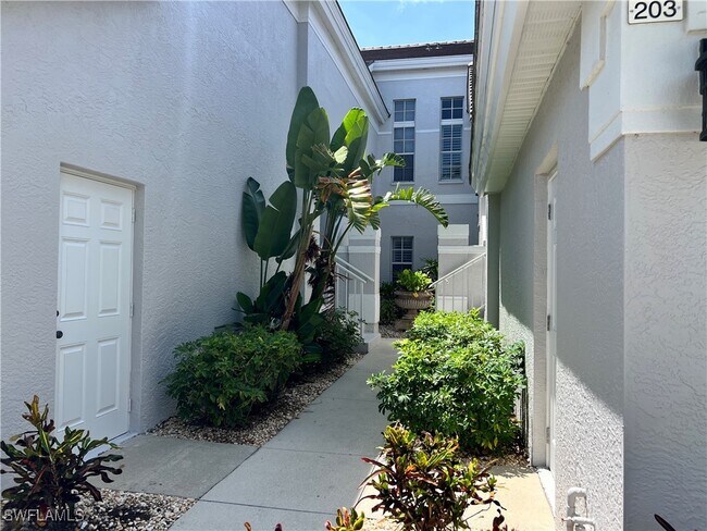 Foto del edificio - 25240 Pelican Creek Cir