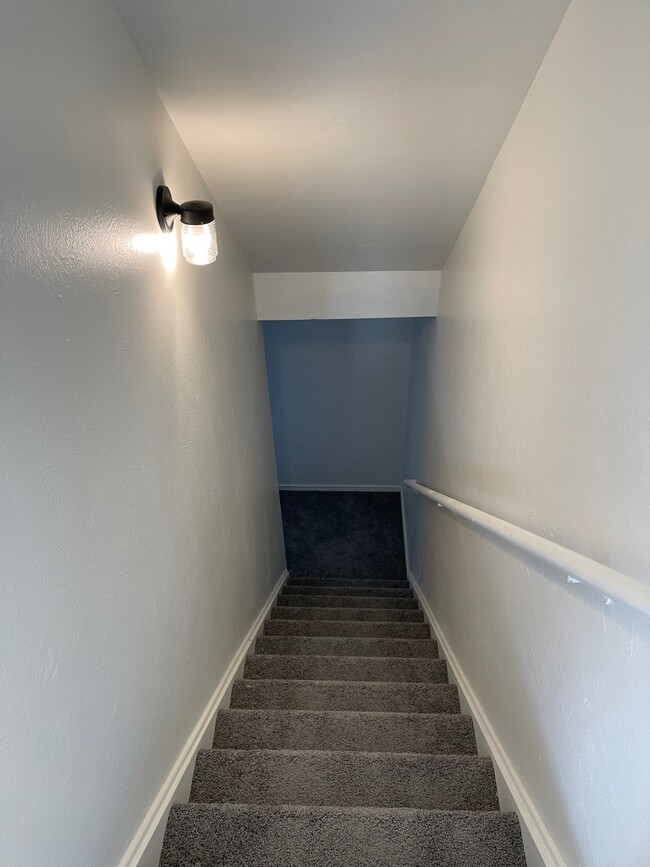 Stairway to basement - 1321 Sable Blvd