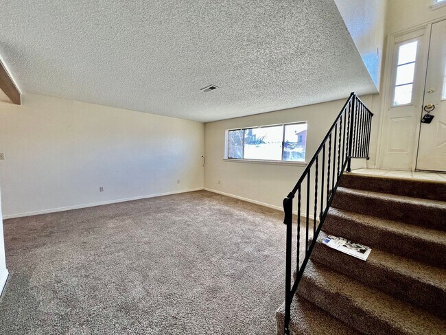 Foto del edificio - 508 E 7th St