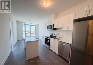 Building Photo - 715 Davis Dr