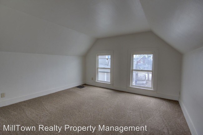 Building Photo - 1540 W 3rd St