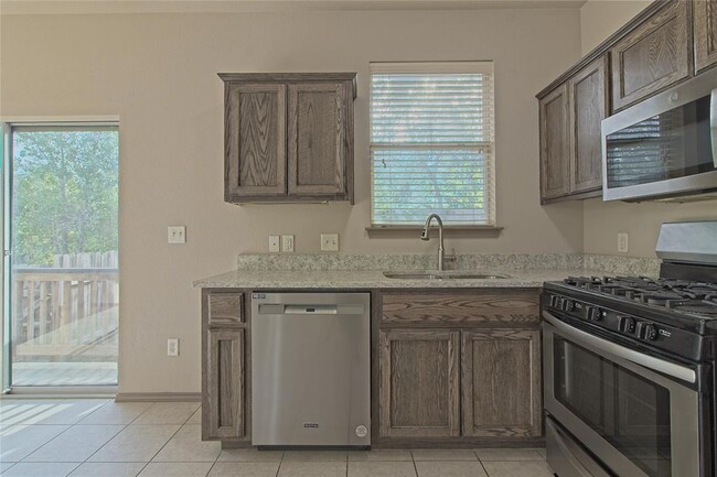 Foto del edificio - 2903 Whisper Oaks Ln