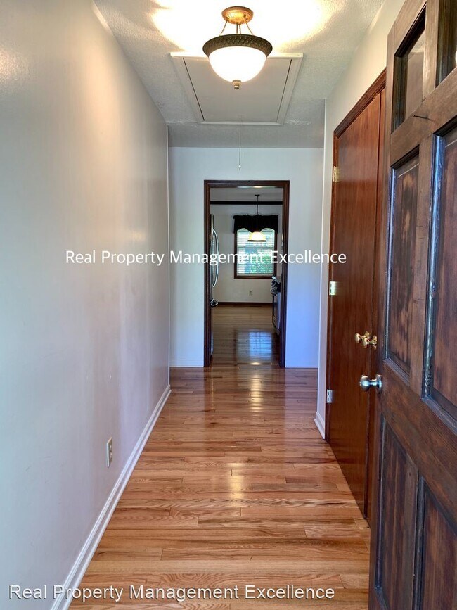 Building Photo - 3 br, 2 bath House - 106 Bainbridge Circle