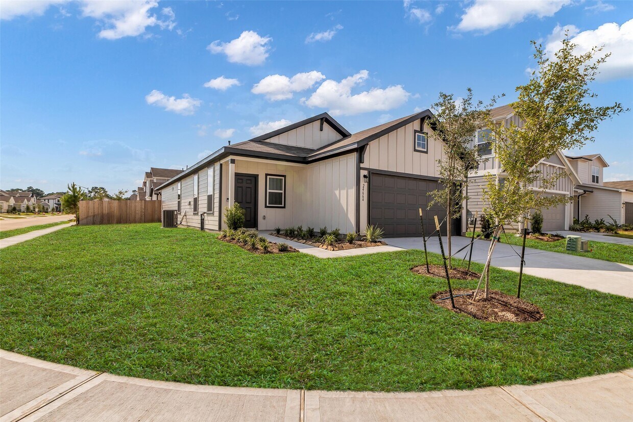 Foto principal - 24664 Monarch Forest Dr