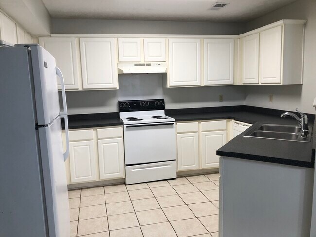 Photo - 665 Sherard Cir House