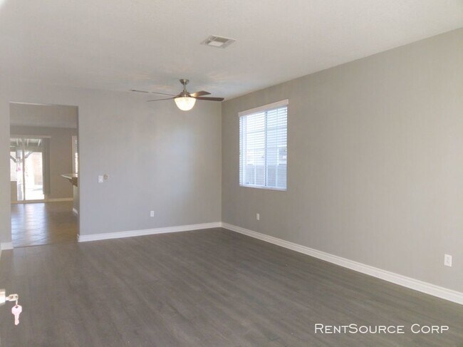 Building Photo - 3 Bedroom Home For Rent in West Lancaster