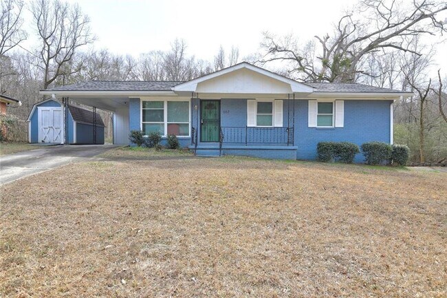 Building Photo - 667 Tara Cir SE