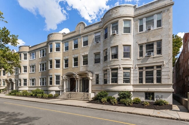 Building Photo - 77 Park St