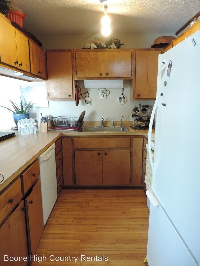 Building Photo - 270 Elk Hill Dr