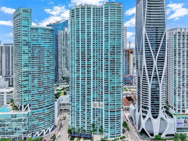 Building Photo - 900 Biscayne Blvd