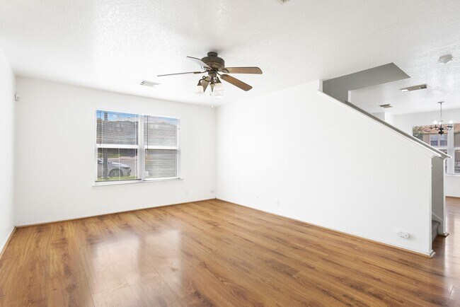 Foto del edificio - 3 bedroom and 2.5 bathroom located in Vill...