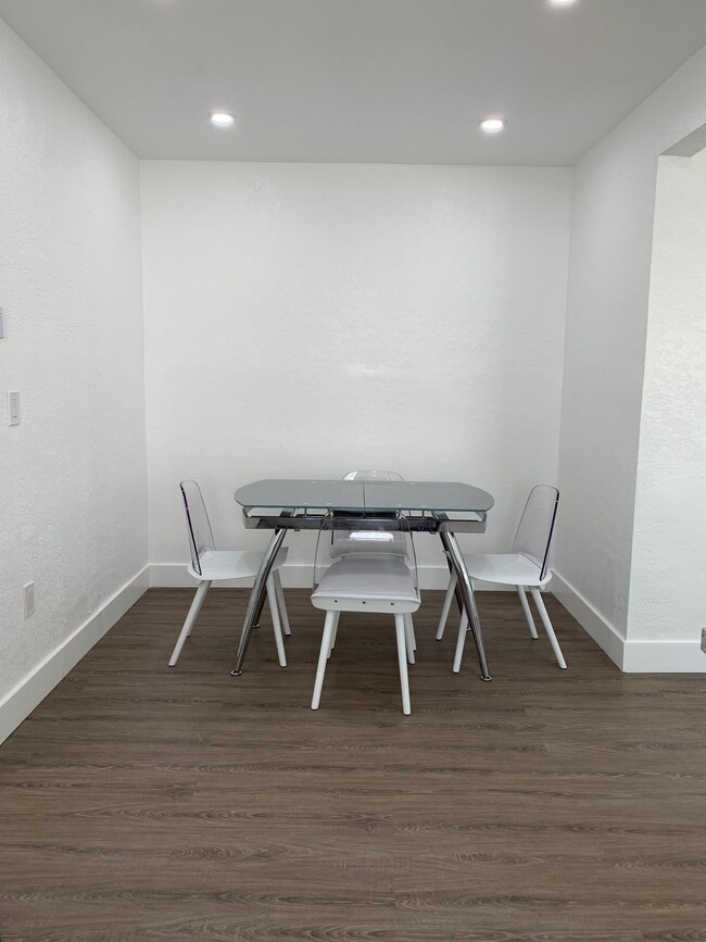 Dining room - 7431 Dickens Ave