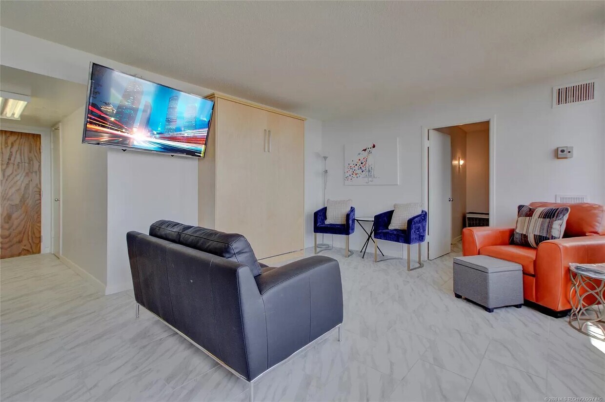 Primary Photo - 410 W 7th St #1521