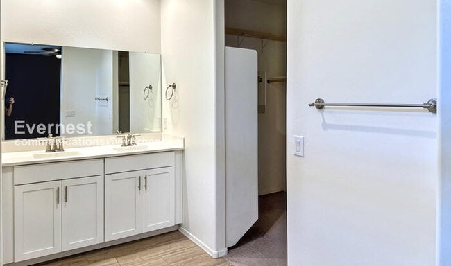 Building Photo - 10667 W Filbert St