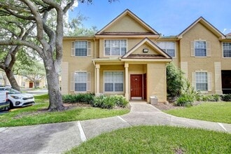 Building Photo - 822 Grand Regency Pointe