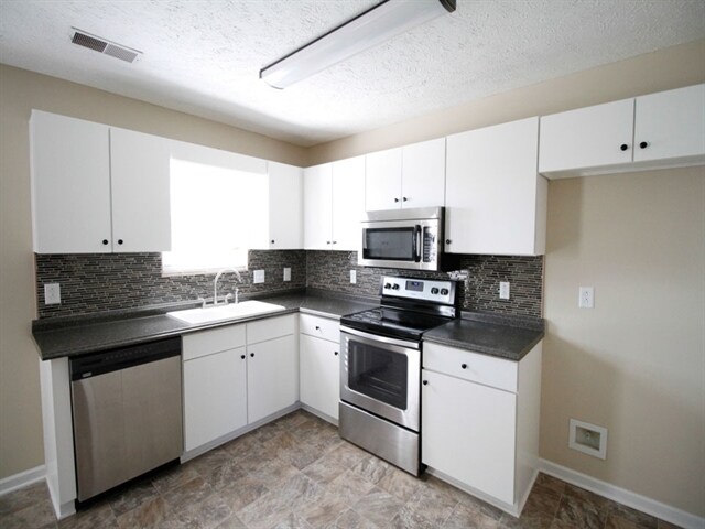 Foto del edificio - 2738 Windwalker Ct