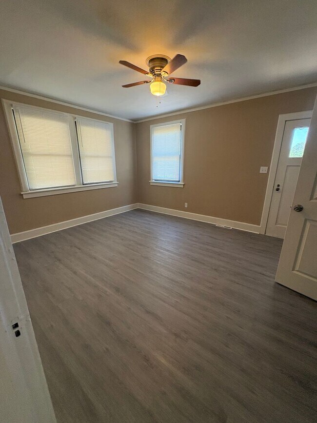 Building Photo - Remodeled 3 Bed, 2 Bath Home Near Augusta Road