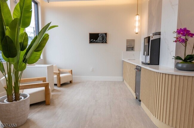 Foto del edificio - 1722 Springfield Ave