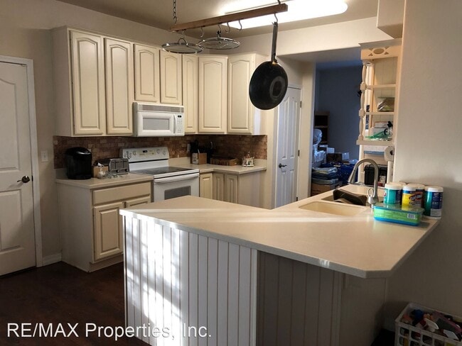 Building Photo - 4 br, 3.5 bath House - 4930 Poleplant Drive