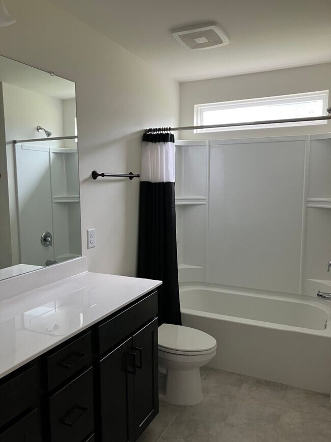 Building Photo - Like New Large Mt Juliet Home on corner lo...