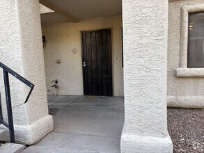 Building Photo - 925 S Longmore