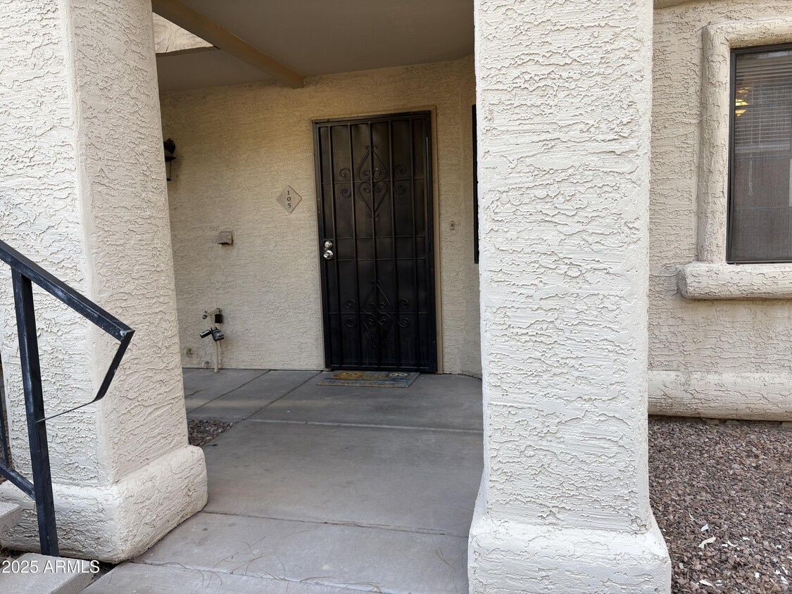 Foto principal - 925 S Longmore