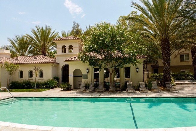 Montecito Apartments Valencia, CA