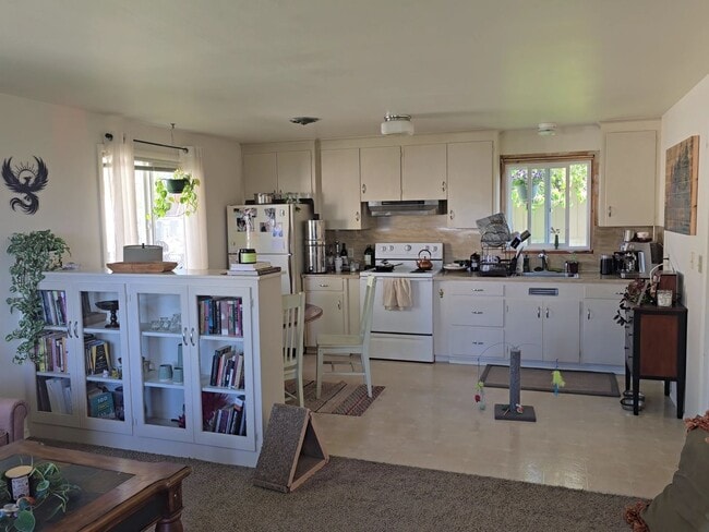 Foto del edificio - Port Angeles Duplex for Lease