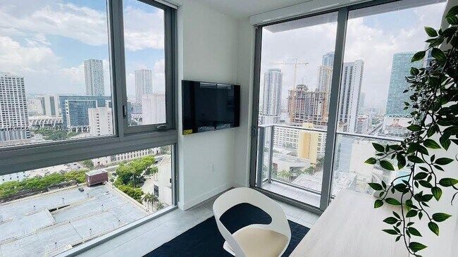 Foto del edificio - 227 NE 2nd St