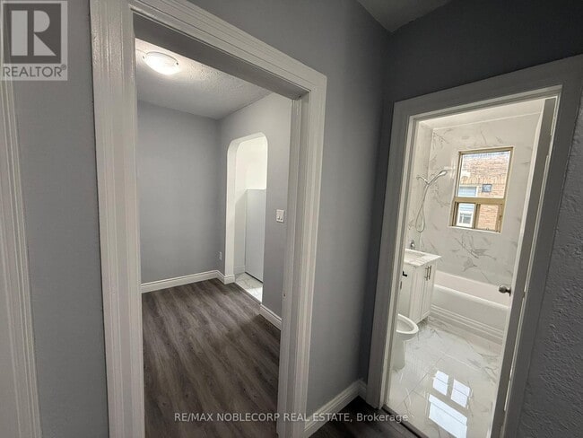 Building Photo - 1383 Bayview Ave