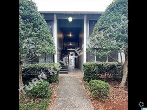 Building Photo - 417 Skyview Dr