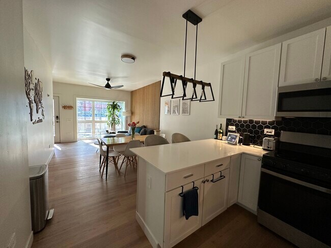 Foto del edificio - 639 N Lawndale Ave