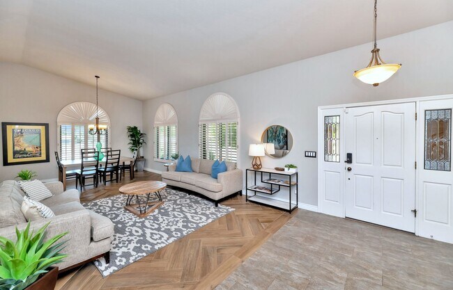 Foto del edificio - Rates Vary: $4,995 - $7,495