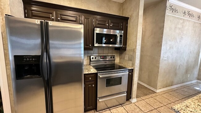 Building Photo - 601 Bear Run