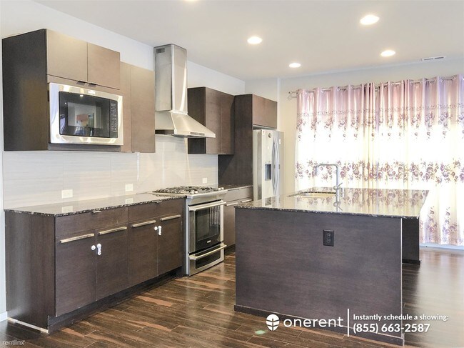 Foto del edificio - 3926 171st Pl SE