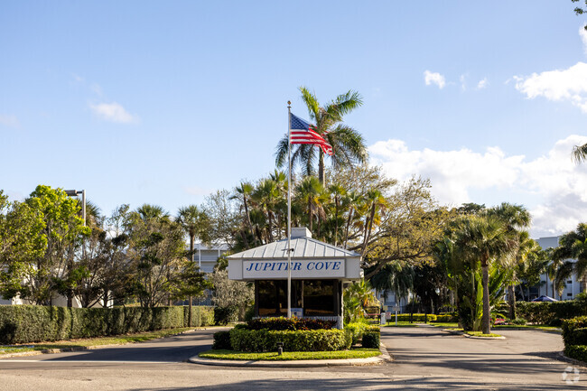 Building Photo - Jupiter Cove
