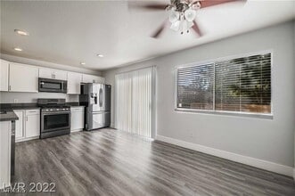 Building Photo - 3305 Cheyenne Gardens Way