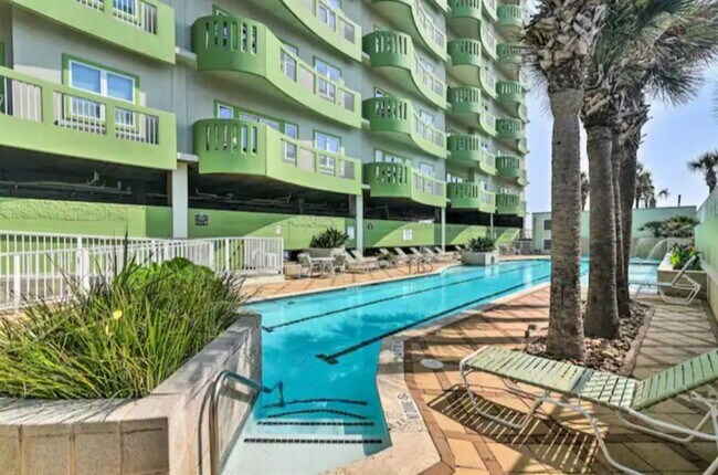 Building Photo - 9420 Seawall Blvd
