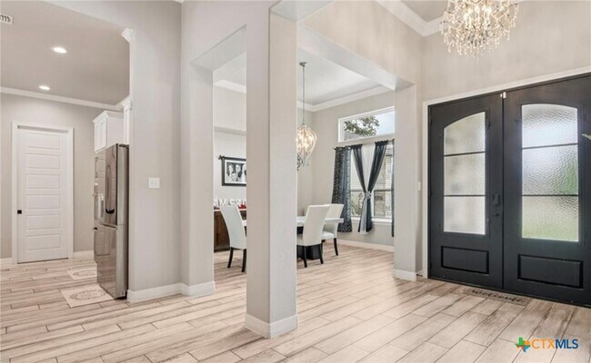 Foto del edificio - 6743 Misty Creek Ln