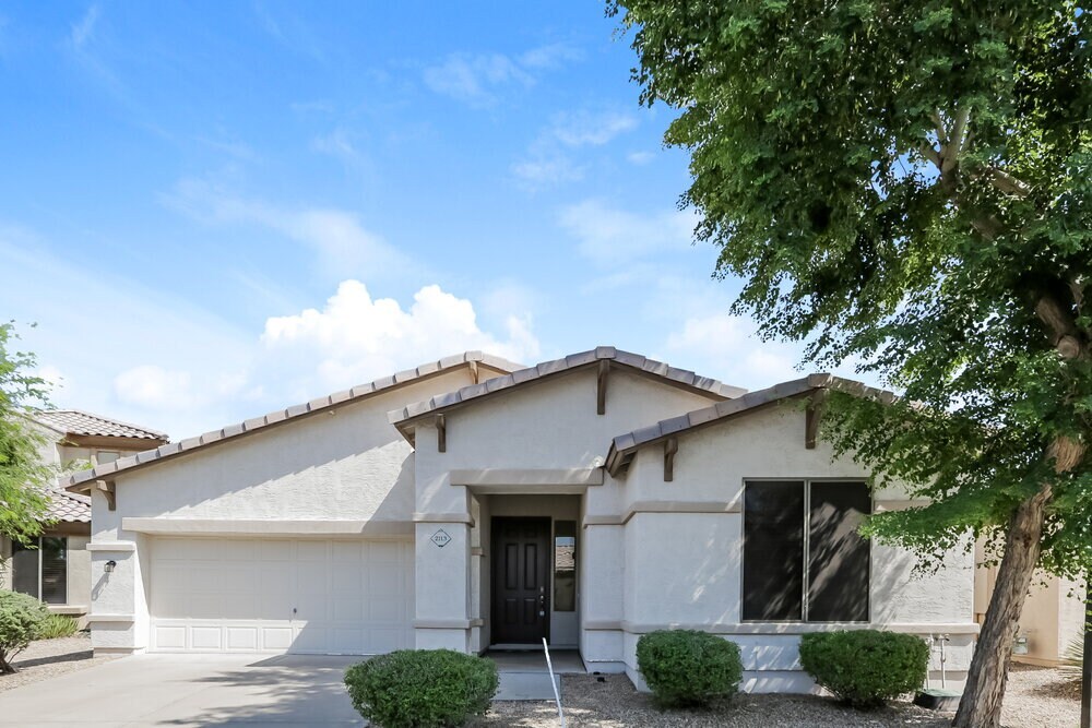 Foto principal - 2113 S Compton