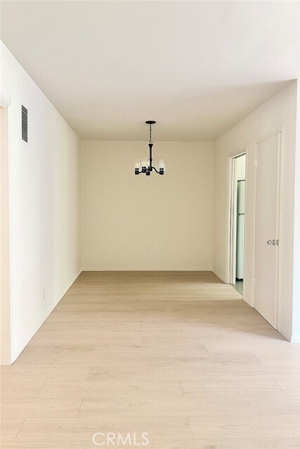 Foto del edificio - 208 S Mariposa Ave