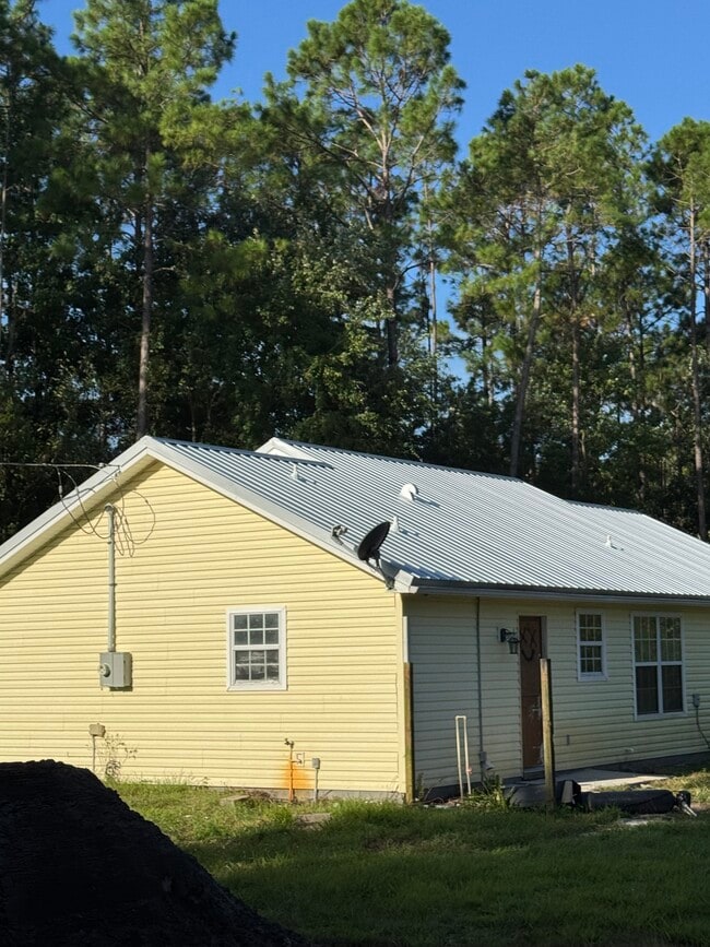 Building Photo - 24899 Crawford Rd